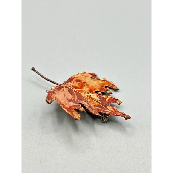 Vintage Brutalist Brass Pin Brooch Maple Leaf Shaped Handcrafted 70s Jewelry - Picture 3 of 6
